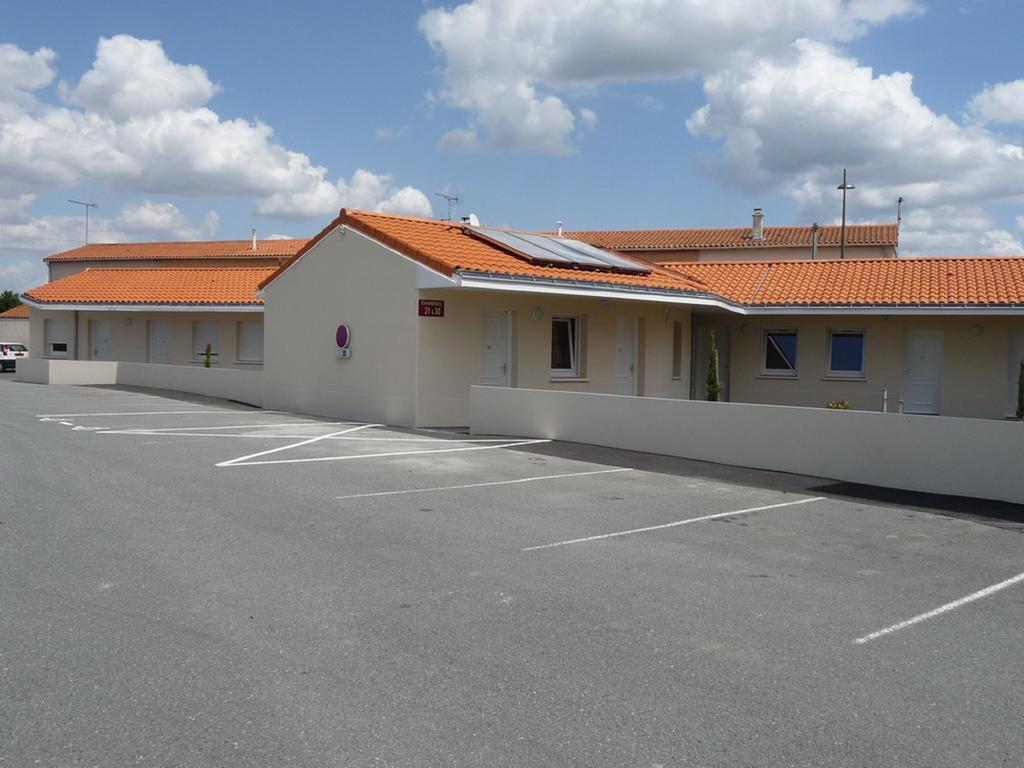 Hotel La Godinière à Cholet Extérieur photo